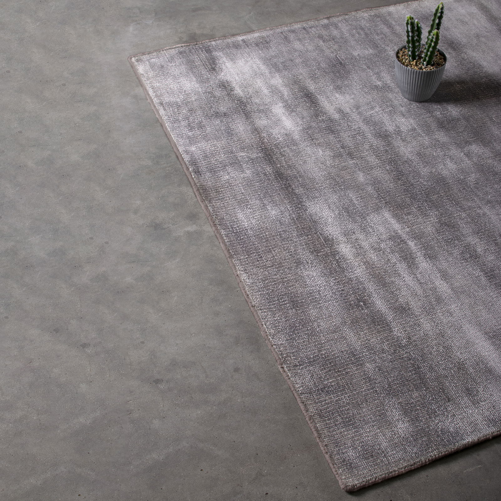 HC Interior Rugs Luvtæppe Saga