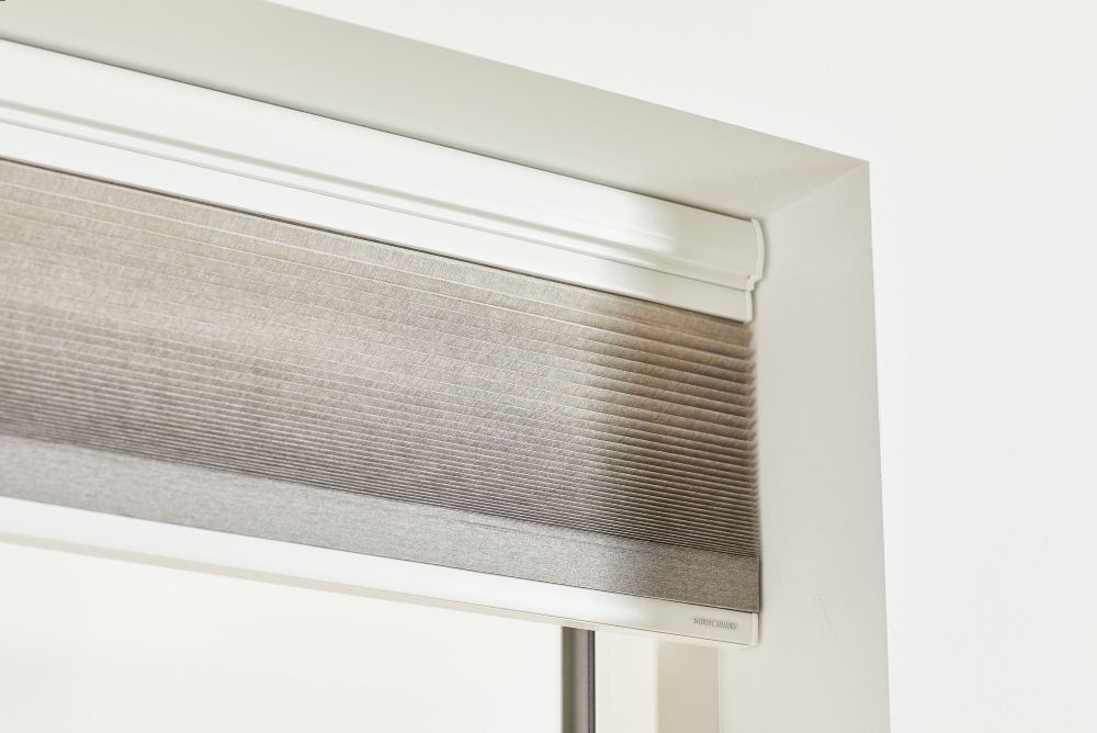 Nordic by Garant Dobbelt plisségardin Up & Down  m. grebsbetjening
