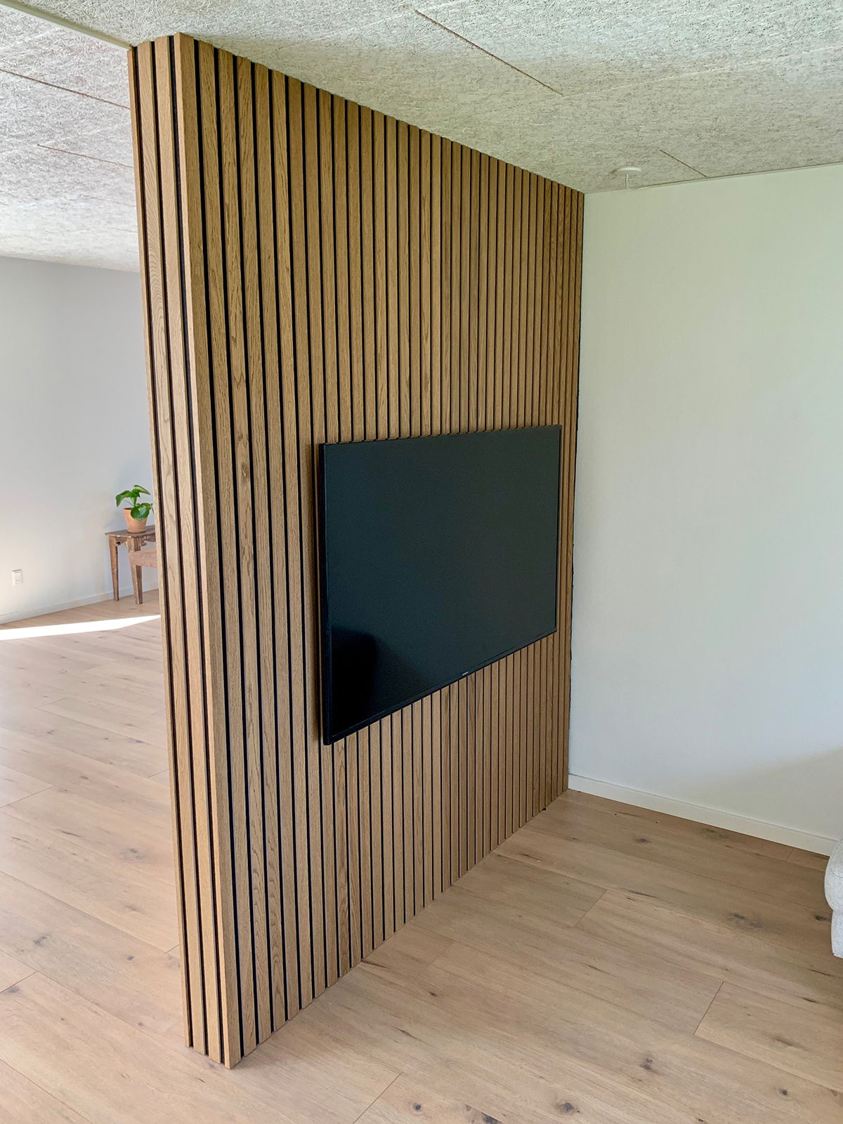 I-Wood Akustikpanel Eg brun olie, sort filt